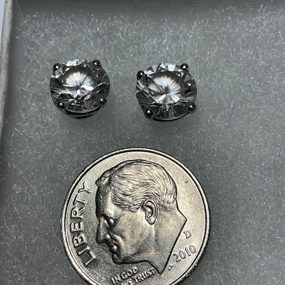 SAI Sterling Silver Stud Earrings - Picture 2 of 5